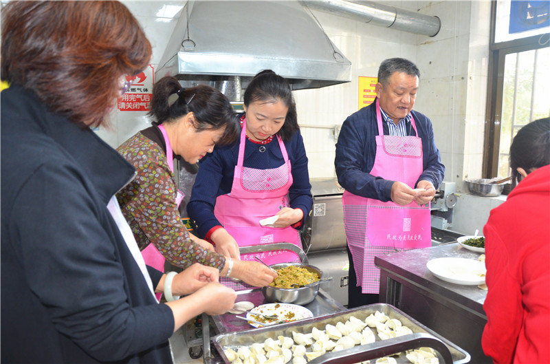 敦煌市福利院 九九重阳节、浓浓敬老情