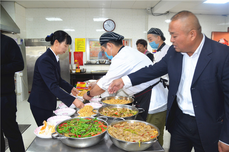 敦煌市福利院 九九重阳节、浓浓敬老情