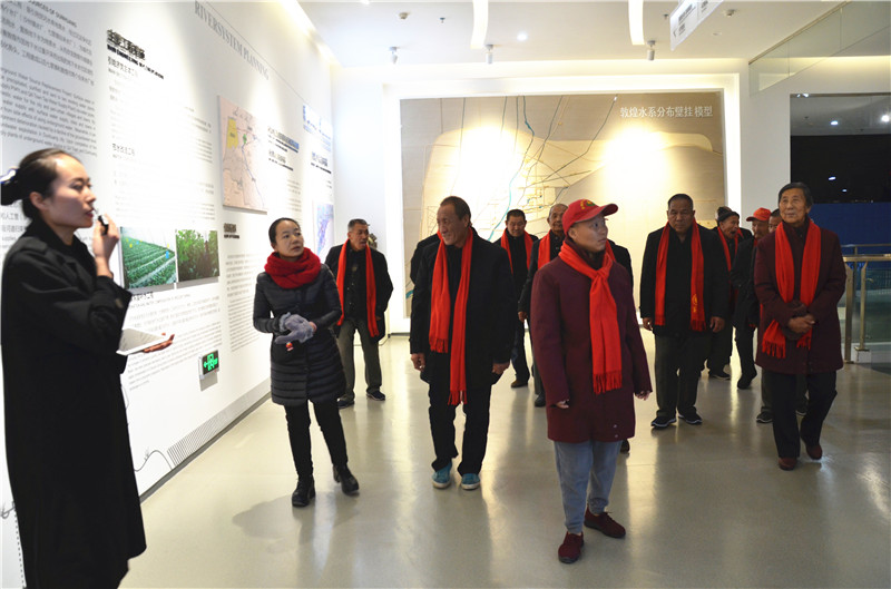 敦煌福利院 市社会福利院组织老人参观城市规划馆