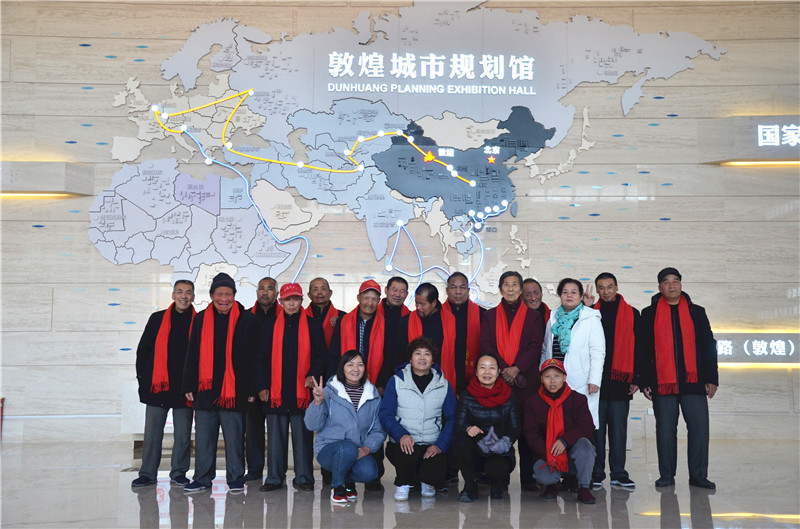 敦煌福利院 市社会福利院组织老人参观城市规划馆